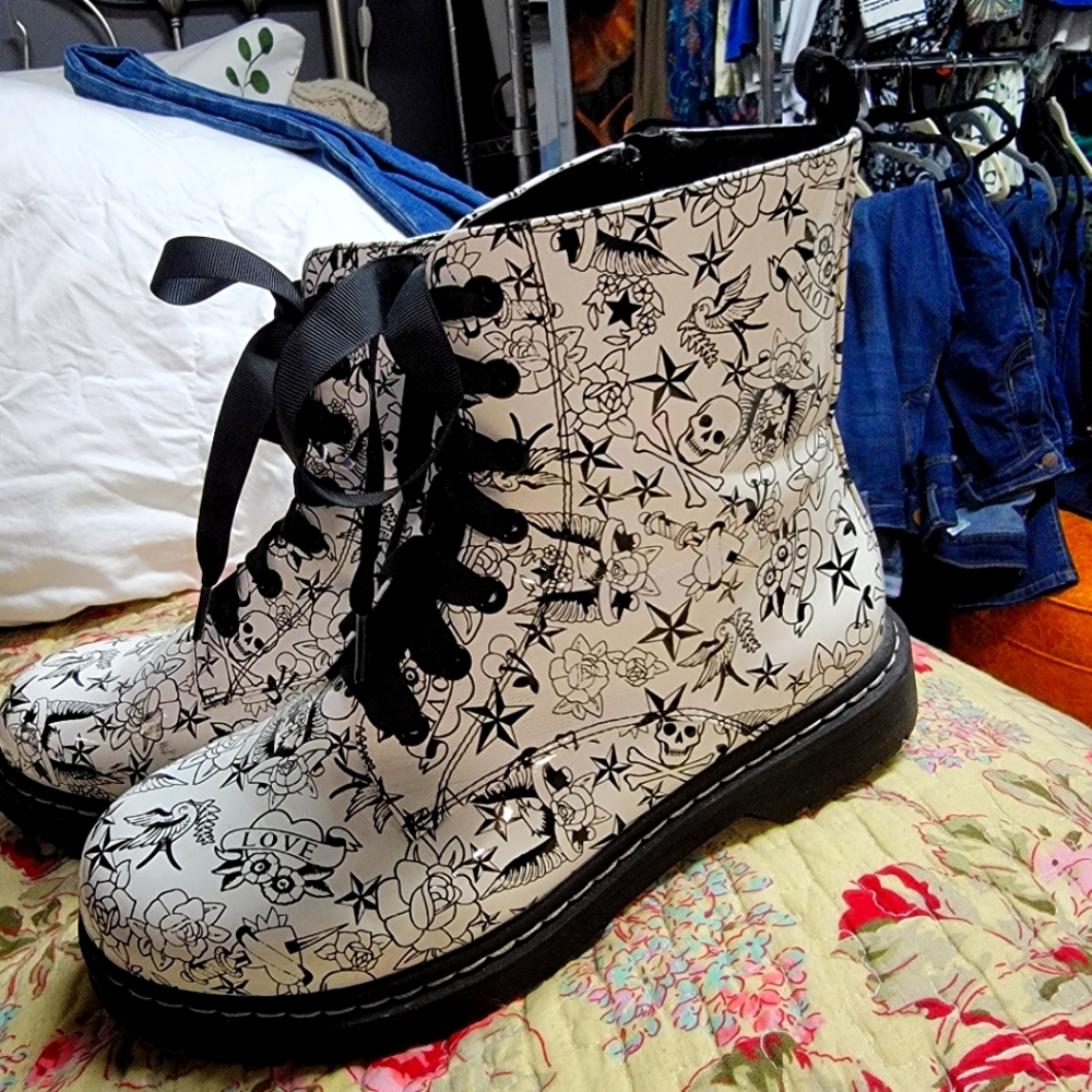 TORRID Betsy Johnson combat boots